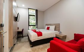 RedDoorz Plus near Senayan City